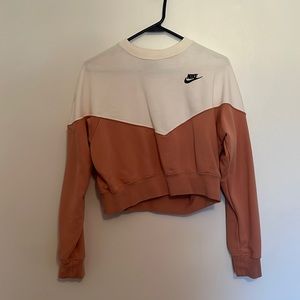Cropped Nike Sweatshirt
